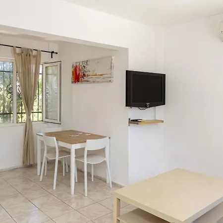 1 Bedroom Central House In - 2