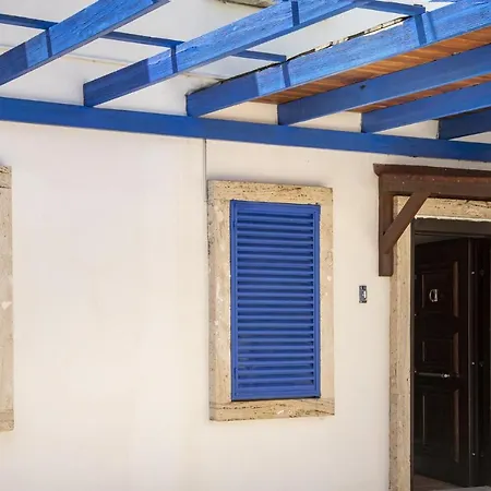 1 Bedroom Central House In - 2 *