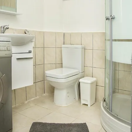 Apartman 1 Bedroom Central House In - 2 *