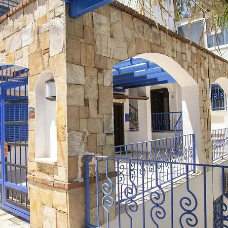 1 Bedroom Central House In - 2 Daire