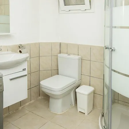 1 Bedroom Central House In - 2 Apartment *